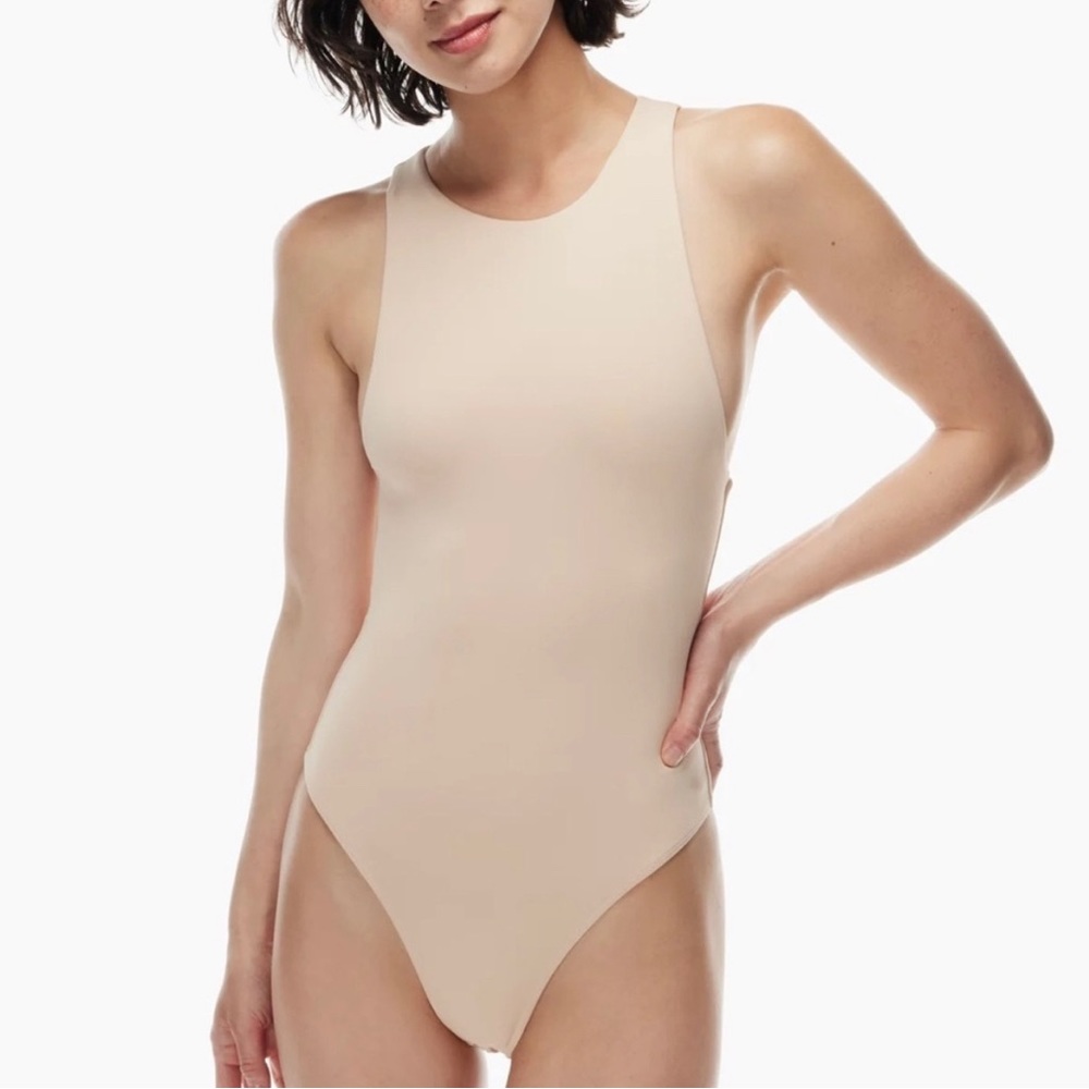 Aritizia Babaton Sleeveless Contour Bodysuit